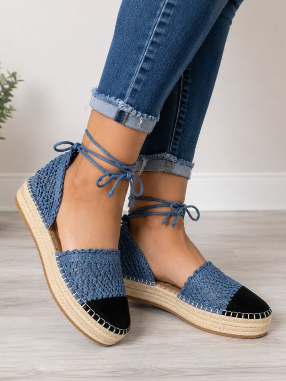 ALDO Blue Lace-Up Espadrille Flats Women's 8.5 Black Suede Toe Casual Shoes